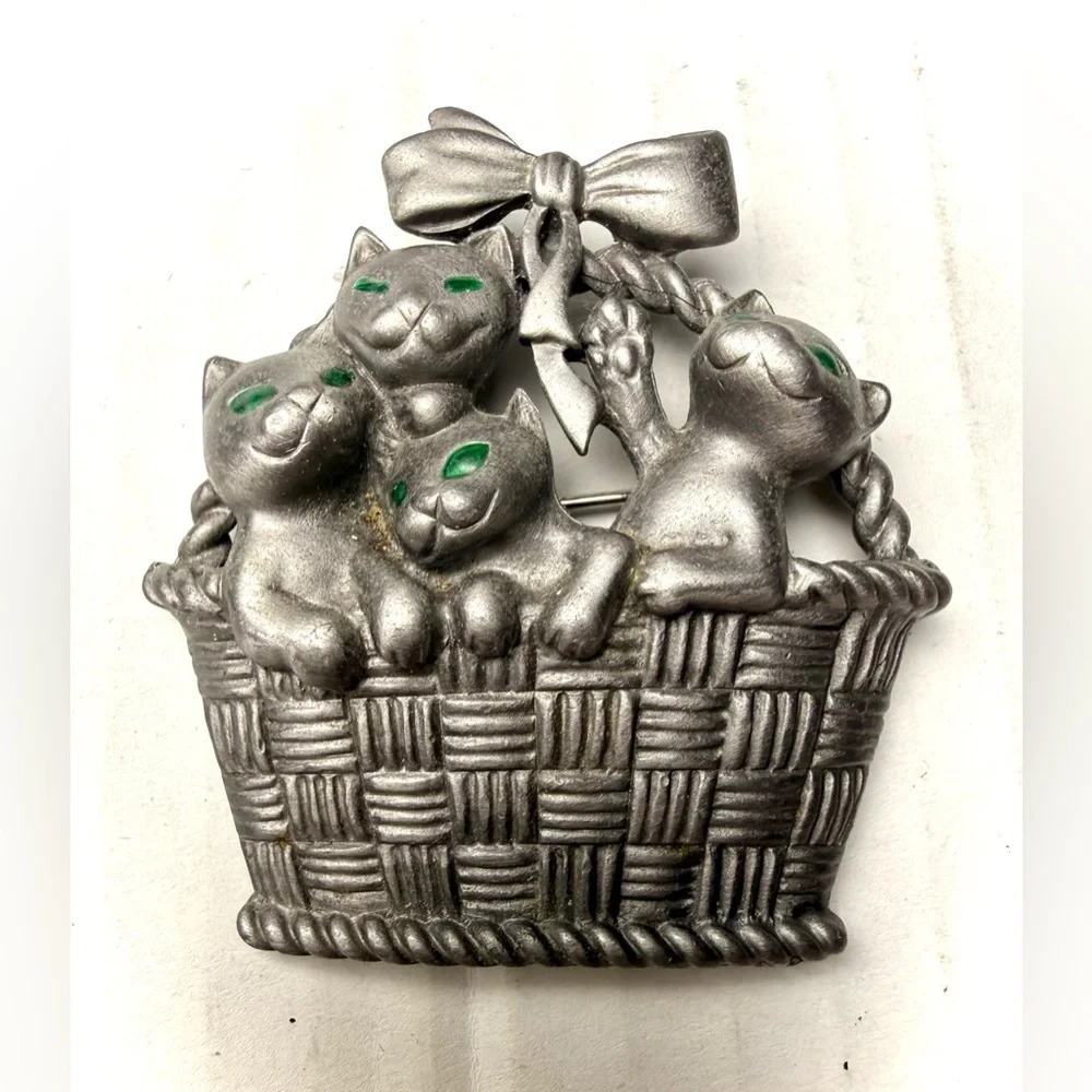 Vintage AJC American Jewelry Chain Kitty Cats In A Basket Silver Tone Brooch Pin